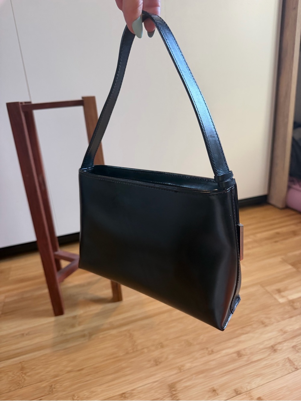 Burberry leather baguette shoulder bag - Picture 4 of 7